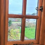 Plank Bridge Shepherds Hut In Apple Orchard & Bbq Sleeps 2 Дом отдыха