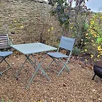 Plank Bridge Shepherds Hut In Apple Orchard & Bbq Sleeps 2