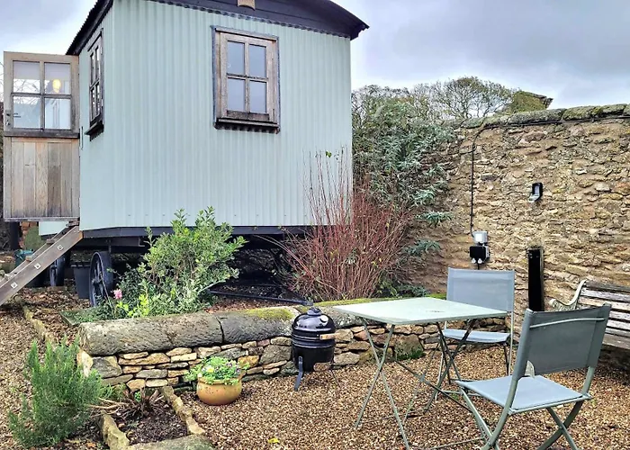 Plank Bridge Shepherds Hut In Apple Orchard & Bbq Sleeps 2 East Ayton