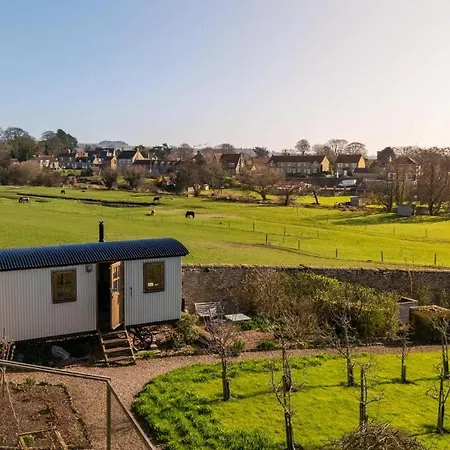 Dom wakacyjny Plank Bridge Shepherds Hut In Apple Orchard & Bbq Sleeps 2 East Ayton
